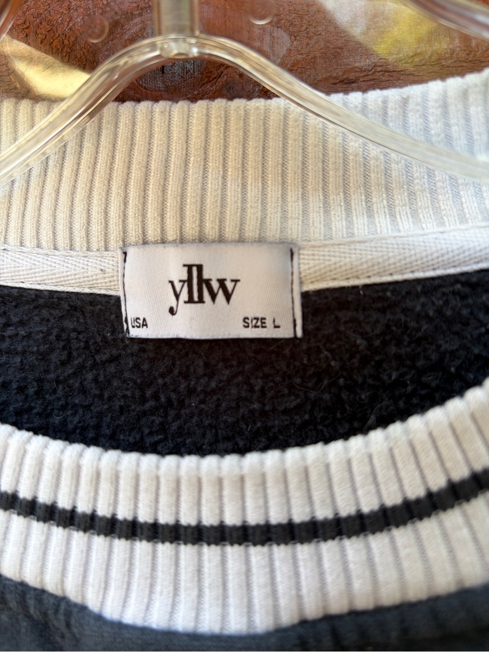 Yllw sweatshirt - Picture 3 of 6
